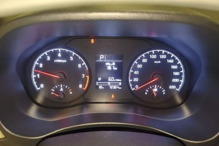 Used Hyundai Verna (new generation) 2016 1.4L Automatic Cool Edition GLS Odometer Close Up