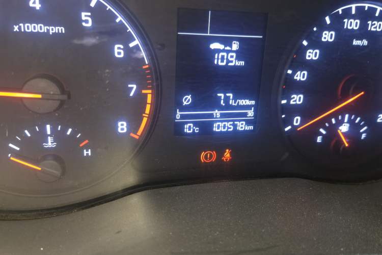 Used Hyundai Verna (new generation) 2016 1.4L Manual Cool Edition GLS Odometer Close Up