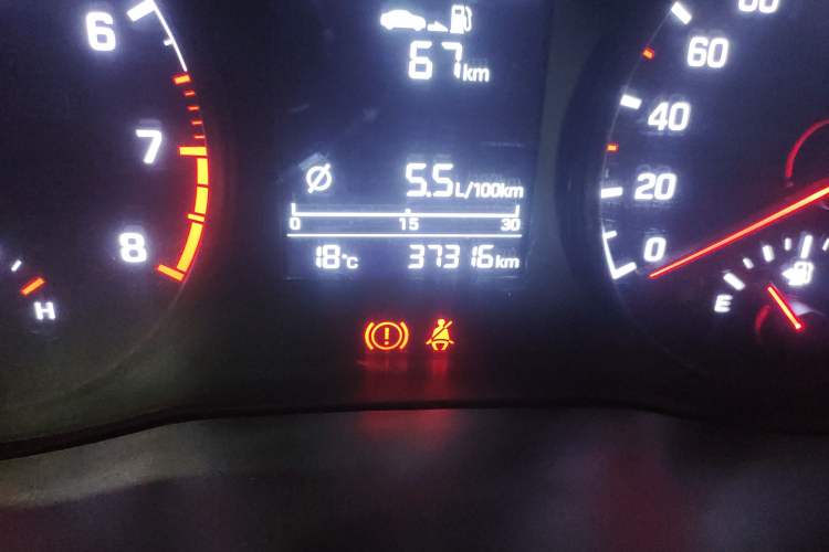 Used Hyundai Verna (new generation) 2016 1.4L Manual Cool Edition GLS Odometer Close Up
