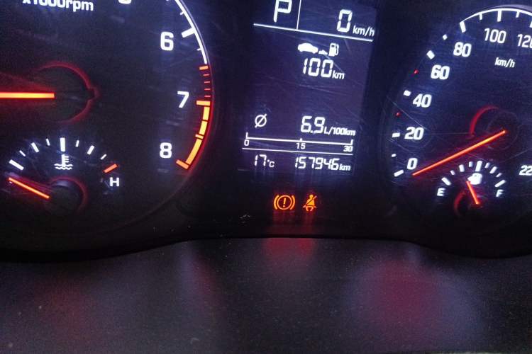 Used Hyundai Verna (new generation) 2016 1.4L Automatic Cool Edition GLS Odometer Close Up