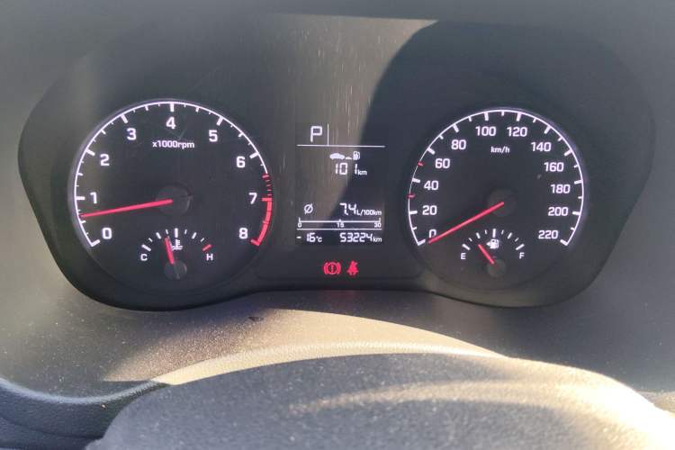 Used Hyundai Verna (new generation) 2016 1.4L Automatic Cool Edition GLS Odometer Close Up