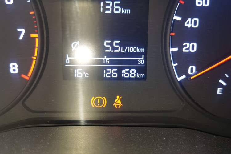 Used Hyundai Verna (new generation) 2016 1.4L Manual Cool Edition GLS Odometer Close Up