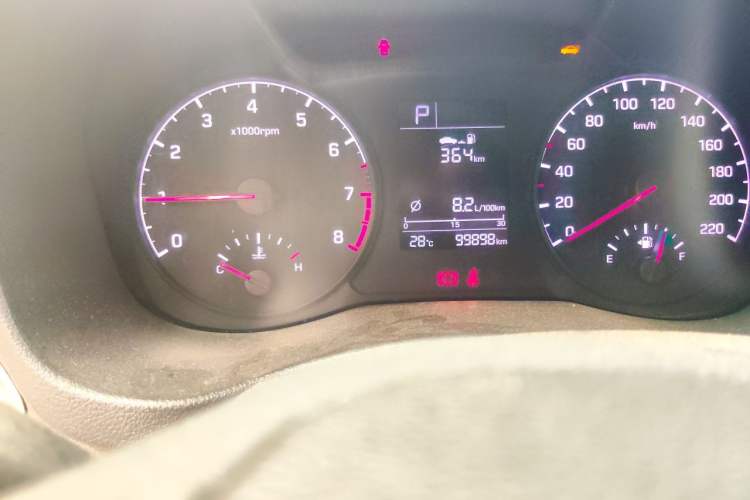 Used Hyundai Verna (new generation) 2016 1.4L Automatic Cool Edition GLS Odometer Close Up