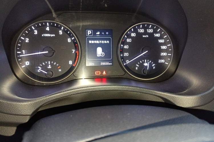 Used Hyundai Verna (new generation) 2016 1.4L Automatic Sport Edition Odometer Close Up