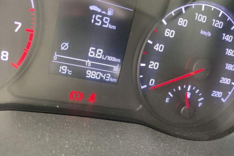 Used Hyundai Verna (new generation) 2016 1.4L Manual Cool Edition GLS Odometer Close Up