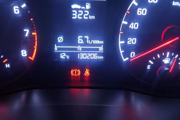 Used Hyundai Verna (new generation) 2016 1.4L Automatic Cool Edition GLS Odometer Close Up