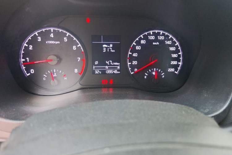 Used Hyundai Verna (new generation) 2016 1.4L Manual Cool Edition GLS Odometer Close Up