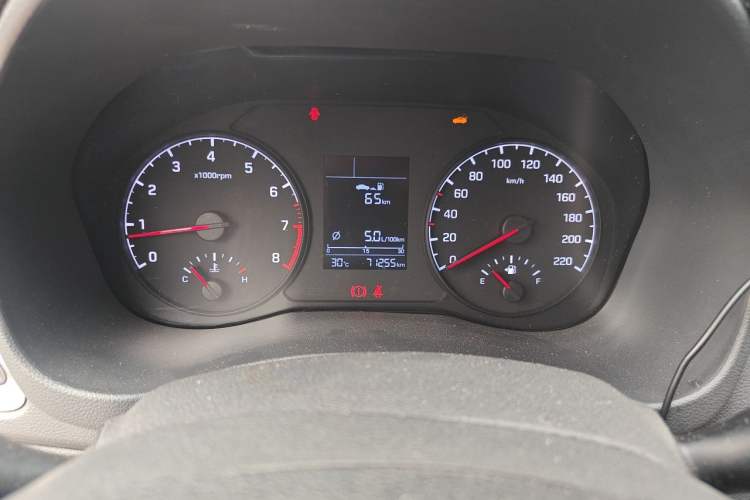Used Hyundai Verna (new generation) 2016 1.4L Manual Cool Edition GLS Odometer Close Up