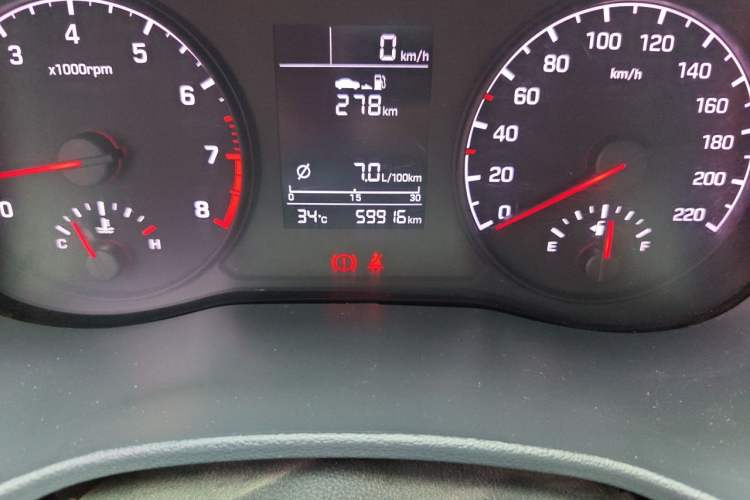 Used Hyundai Verna (new generation) 2016 1.4L Manual Cool Edition GLS Odometer Close Up