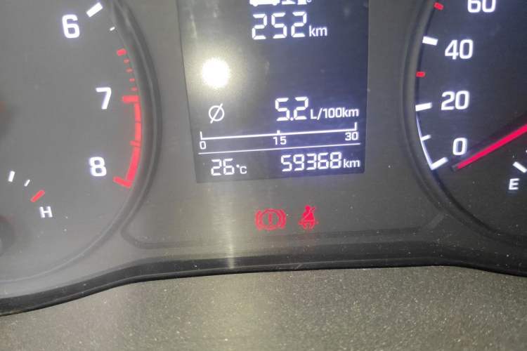 Used Hyundai Verna (new generation) 2016 1.4L Manual Cool Edition GLS Odometer Close Up