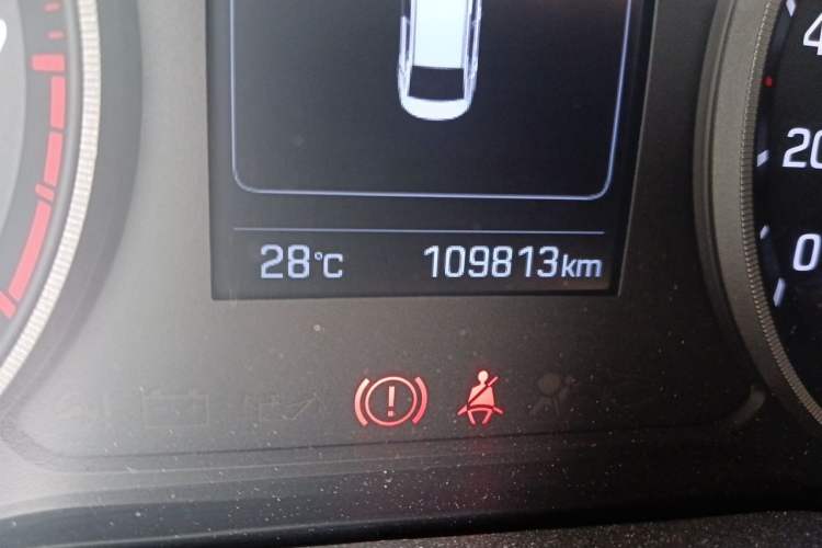 Used Hyundai Verna (new generation) 2016 1.4L Automatic Elite Edition TOP Odometer Close Up