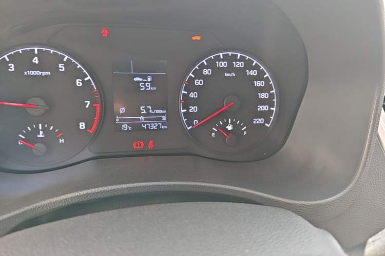 Used Hyundai Verna (new generation) 2016 1.4L Manual Cool Edition GLS Odometer Close Up
