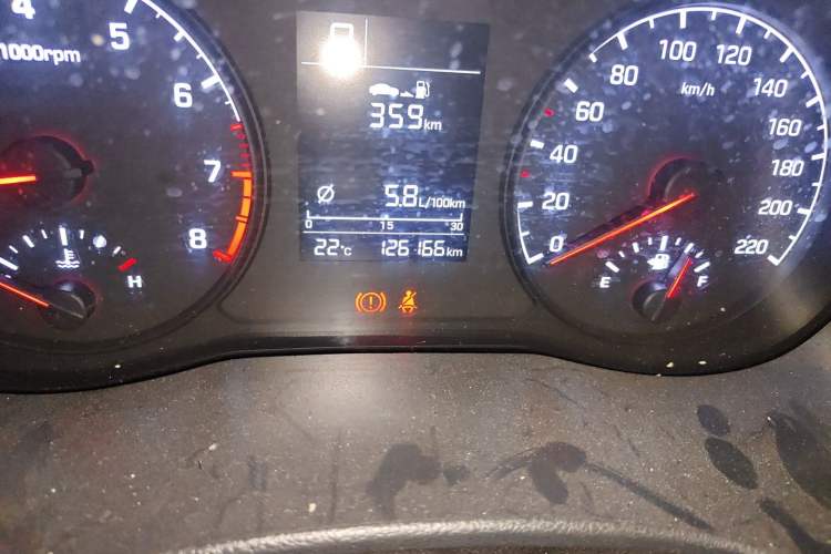 Used Hyundai Verna (new generation) 2016 1.4L Automatic Cool Edition GLS Odometer Close Up