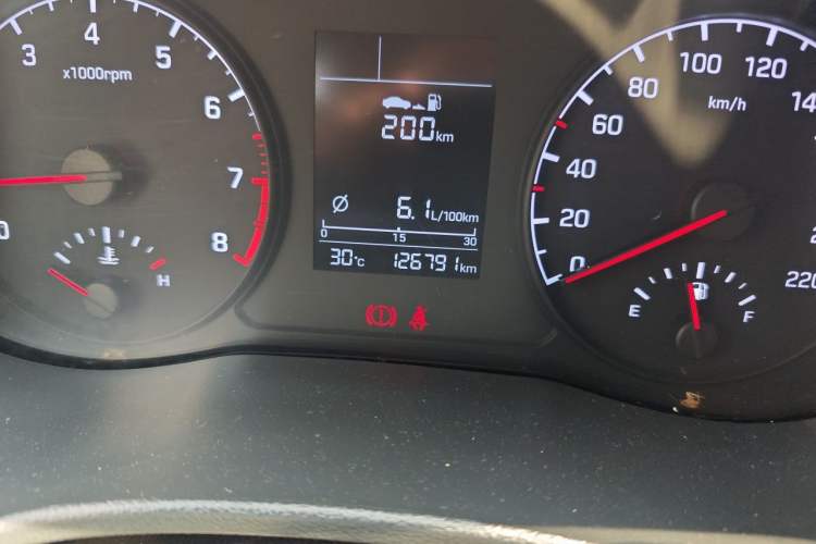 Used Hyundai Verna (new generation) 2016 1.4L Manual Cool Edition GLS Odometer Close Up