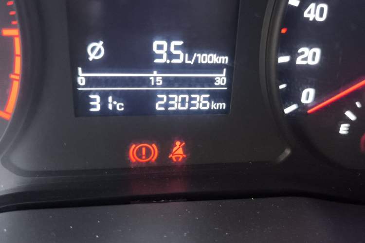 Used Hyundai Verna (new generation) 2016 1.4L Manual Cool Edition GLS Odometer Close Up