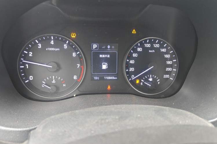 Used Hyundai Verna (new generation) 2016 1.6L Automatic Elite Edition TOP Odometer Close Up