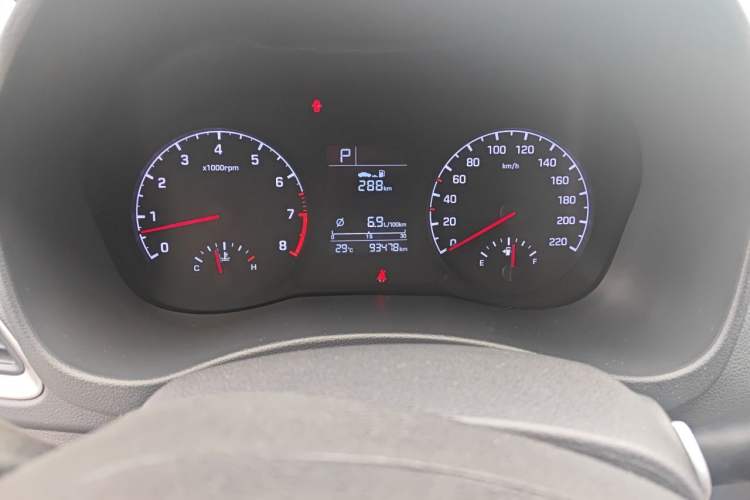 Used Hyundai Verna (new generation) 2016 1.4L Automatic Cool Edition GLS Odometer Close Up