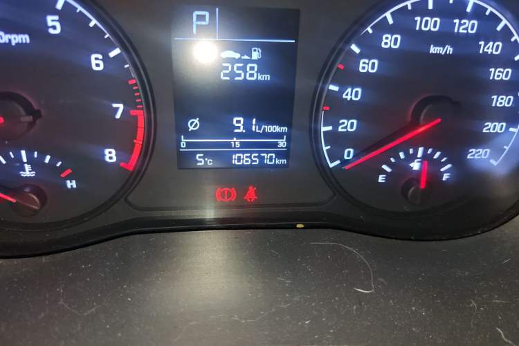 Used Hyundai Verna (new generation) 2016 1.4L Automatic Cool Edition GLS Odometer Close Up