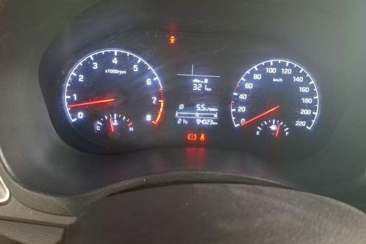 Used Hyundai Verna (new generation) 2016 1.4L Manual Cool Edition GLS Odometer Close Up