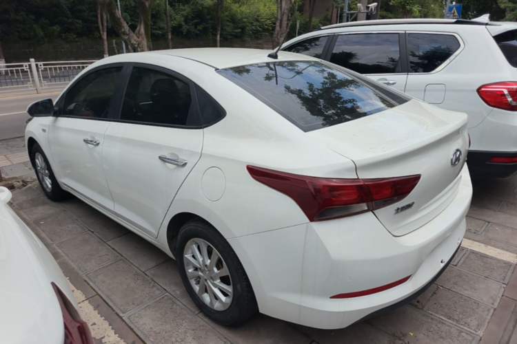 Used Hyundai Verna (new generation) 2016 1.4L Manual Cool Edition GLS Rear Left 45 Deg