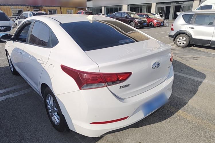 Used Hyundai Verna (new generation) 2016 1.4L Manual Cool Edition GLS Rear Left 45 Deg
