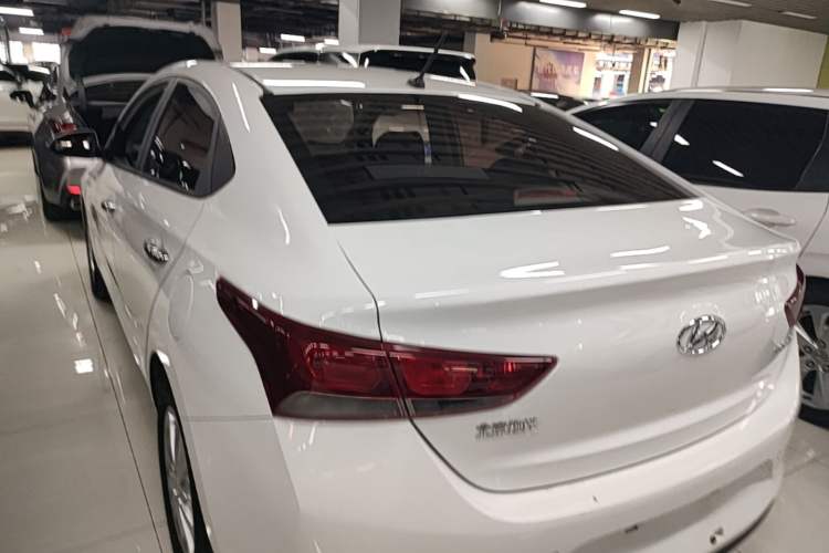 Used Hyundai Verna (new generation) 2016 1.4L Automatic Cool Edition GLS Rear Left 45 Deg