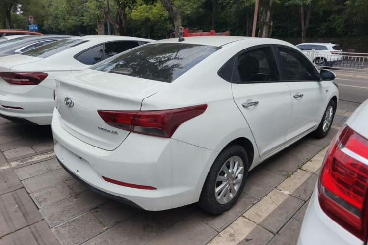 Used Hyundai Verna (new generation) 2016 1.4L Manual Cool Edition GLS Rear Right 45 Deg