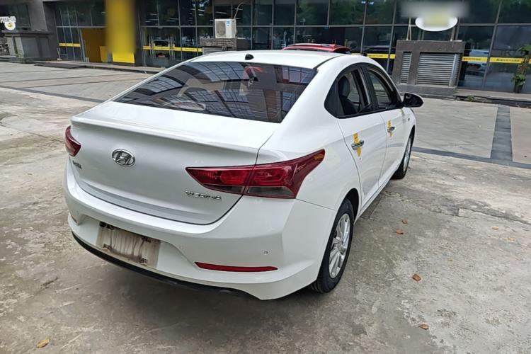 Used Hyundai Verna (new generation) 2016 1.4L Automatic Cool Edition GLS Rear Right 45 Deg