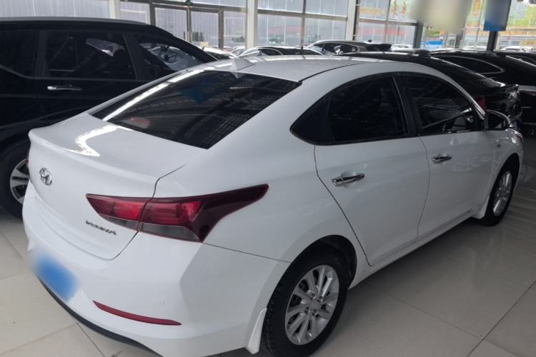 Used Hyundai Verna (new generation) 2016 1.4L Automatic Cool Edition GLS Rear Right 45 Deg