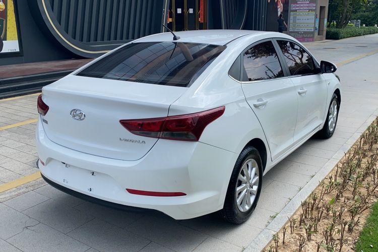 Used Hyundai Verna (new generation) 2016 1.4L Automatic Cool Edition GLS Rear Right 45 Deg