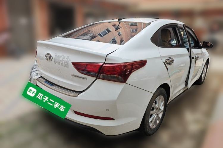 Used Hyundai Verna (new generation) 2016 1.4L Automatic Cool Edition GLS Rear Right 45 Deg
