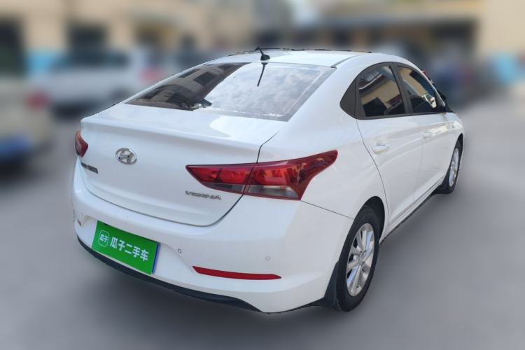 Used Hyundai Verna (new generation) 2016 1.4L Automatic Cool Edition GLS Rear Right 45 Deg