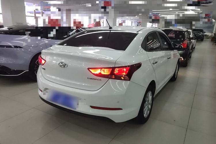 Used Hyundai Verna (new generation) 2016 1.4L Manual Cool Edition GLS Rear Right 45 Deg