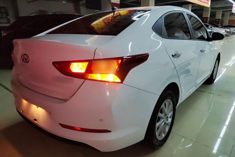 Used Hyundai Verna (new generation) 2016 1.4L Manual Cool Edition GLS Rear Right 45 Deg