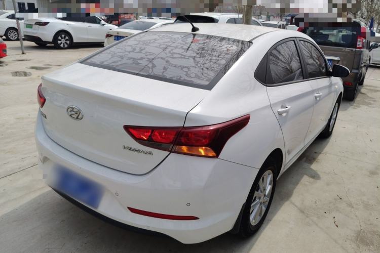 Used Hyundai Verna (new generation) 2016 1.4L Automatic Cool Edition GLS Rear Right 45 Deg