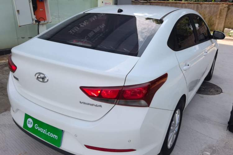 Used Hyundai Verna (new generation) 2016 1.4L Automatic Cool Edition GLS Rear Right 45 Deg