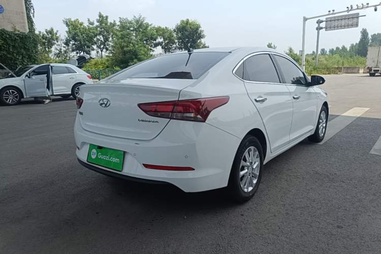 Used Hyundai Verna (new generation) 2016 1.4L Manual Cool Edition GLS Rear Right 45 Deg