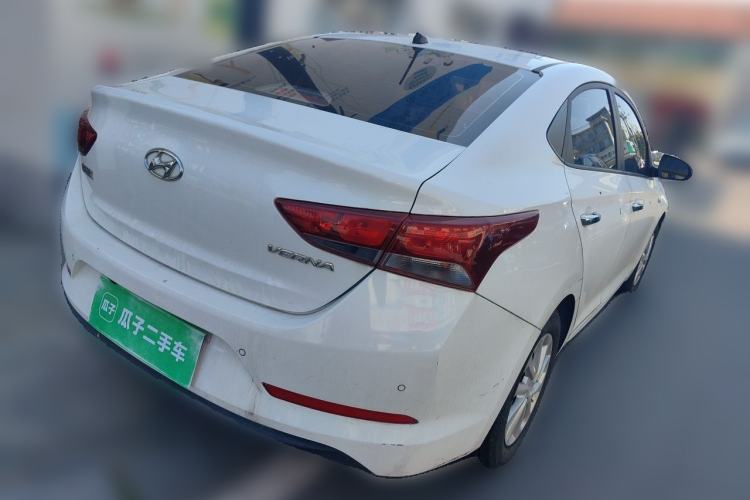 Used Hyundai Verna (new generation) 2016 1.4L Automatic Sport Edition Rear Right 45 Deg