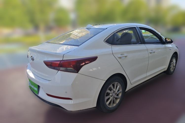 Used Hyundai Verna (new generation) 2016 1.4L Manual Cool Edition GLS Rear Right 45 Deg