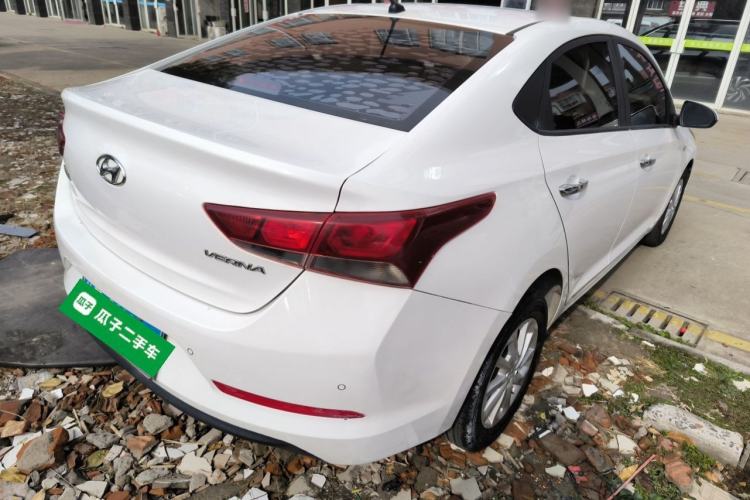 Used Hyundai Verna (new generation) 2016 1.4L Automatic Sport Edition Rear Right 45 Deg