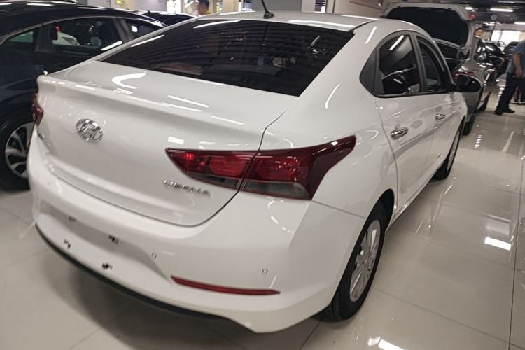Used Hyundai Verna (new generation) 2016 1.4L Automatic Cool Edition GLS Rear Right 45 Deg
