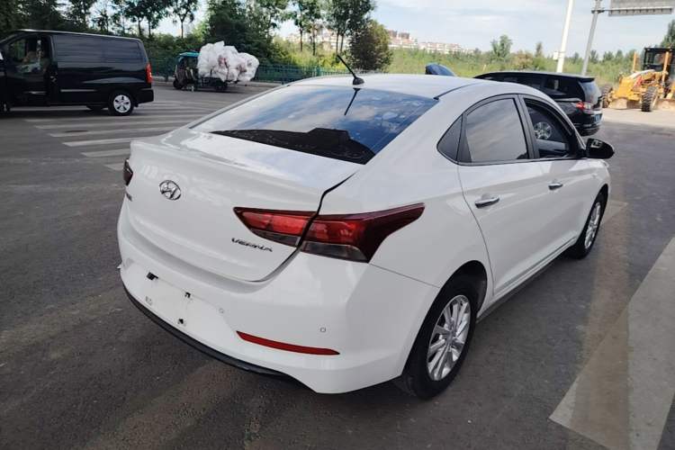 Used Hyundai Verna (new generation) 2016 1.4L Manual Cool Edition GLS Rear Right 45 Deg