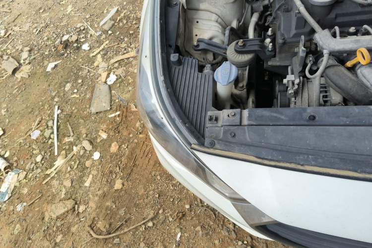 Used Hyundai Verna (new generation) 2016 1.4L Automatic Cool Edition GLS Right Front Headlight