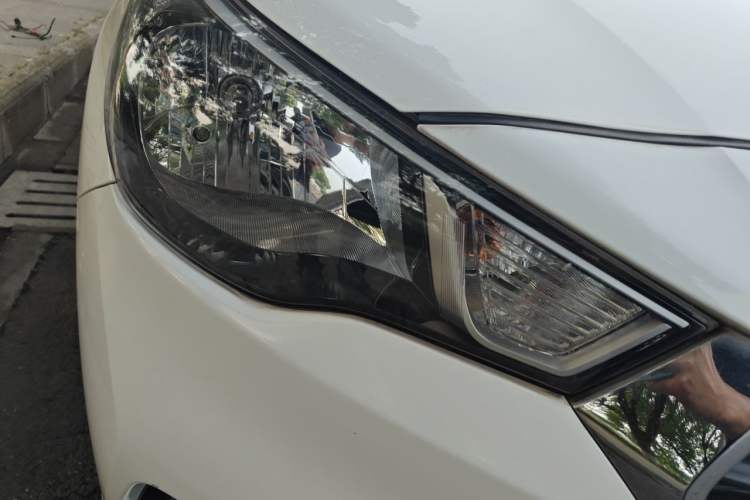 Used Hyundai Verna (new generation) 2016 1.4L Manual Cool Edition GLS Right Front Headlight