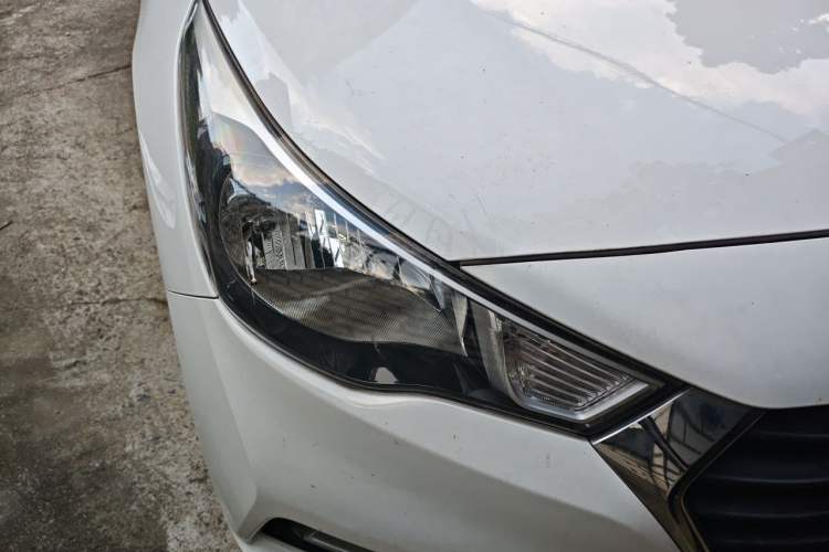 Used Hyundai Verna (new generation) 2016 1.4L Manual Cool Edition GLS Right Front Headlight