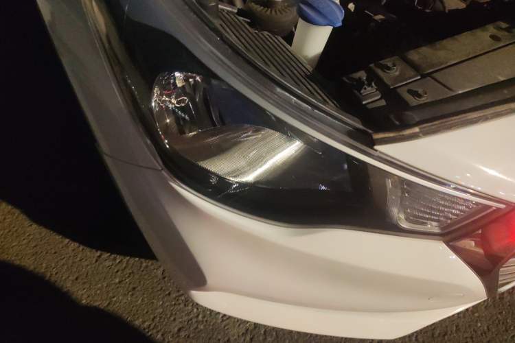 Used Hyundai Verna (new generation) 2016 1.4L Automatic Cool Edition GLS Right Front Headlight