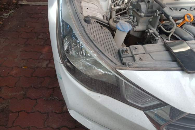 Used Hyundai Verna (new generation) 2016 1.4L Manual Cool Edition GLS Right Front Headlight