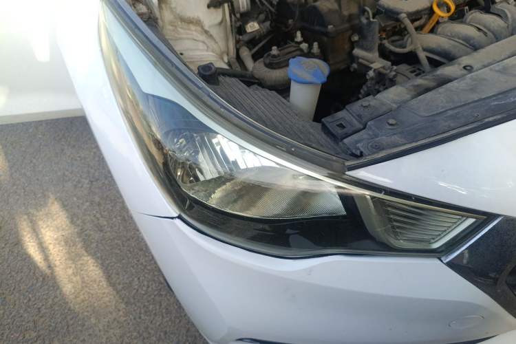 Used Hyundai Verna (new generation) 2016 1.4L Manual Cool Edition GLS Right Front Headlight