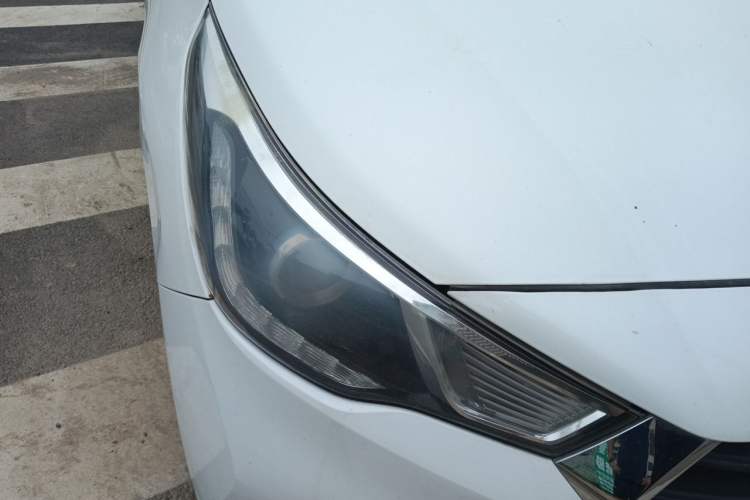 Used Hyundai Verna (new generation) 2016 1.4L Automatic Cool Edition GLS Right Front Headlight