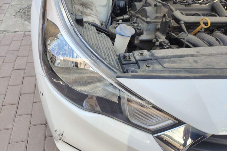 Used Hyundai Verna (new generation) 2016 1.4L Manual Cool Edition GLS Right Front Headlight